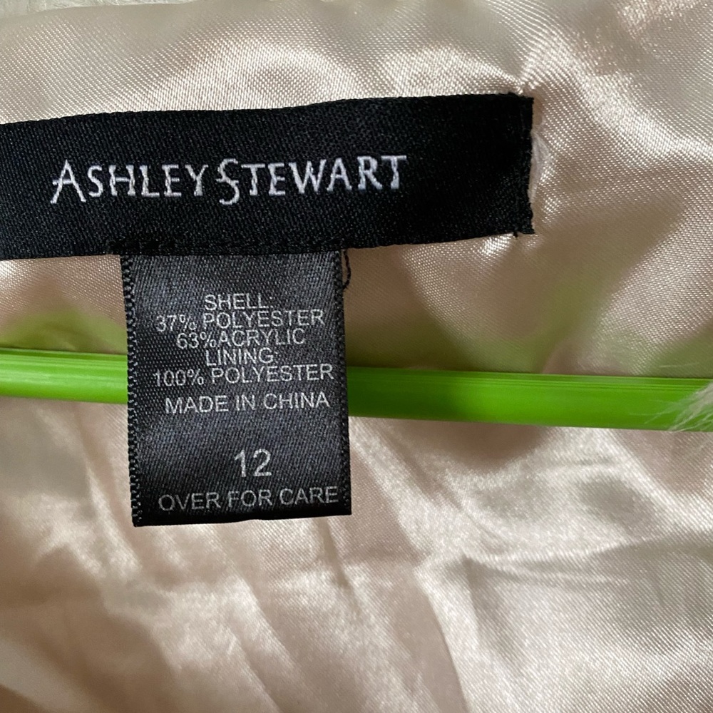 Womens Shell - Picture 3 of 4
